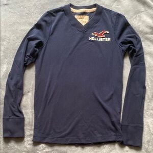 Hollister Navy V-Neck Long Sleeve - Men’s Small